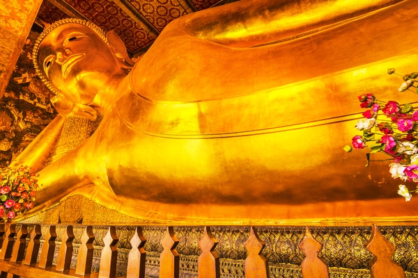 A view of Wat Pho's reclining buddha in all its glory