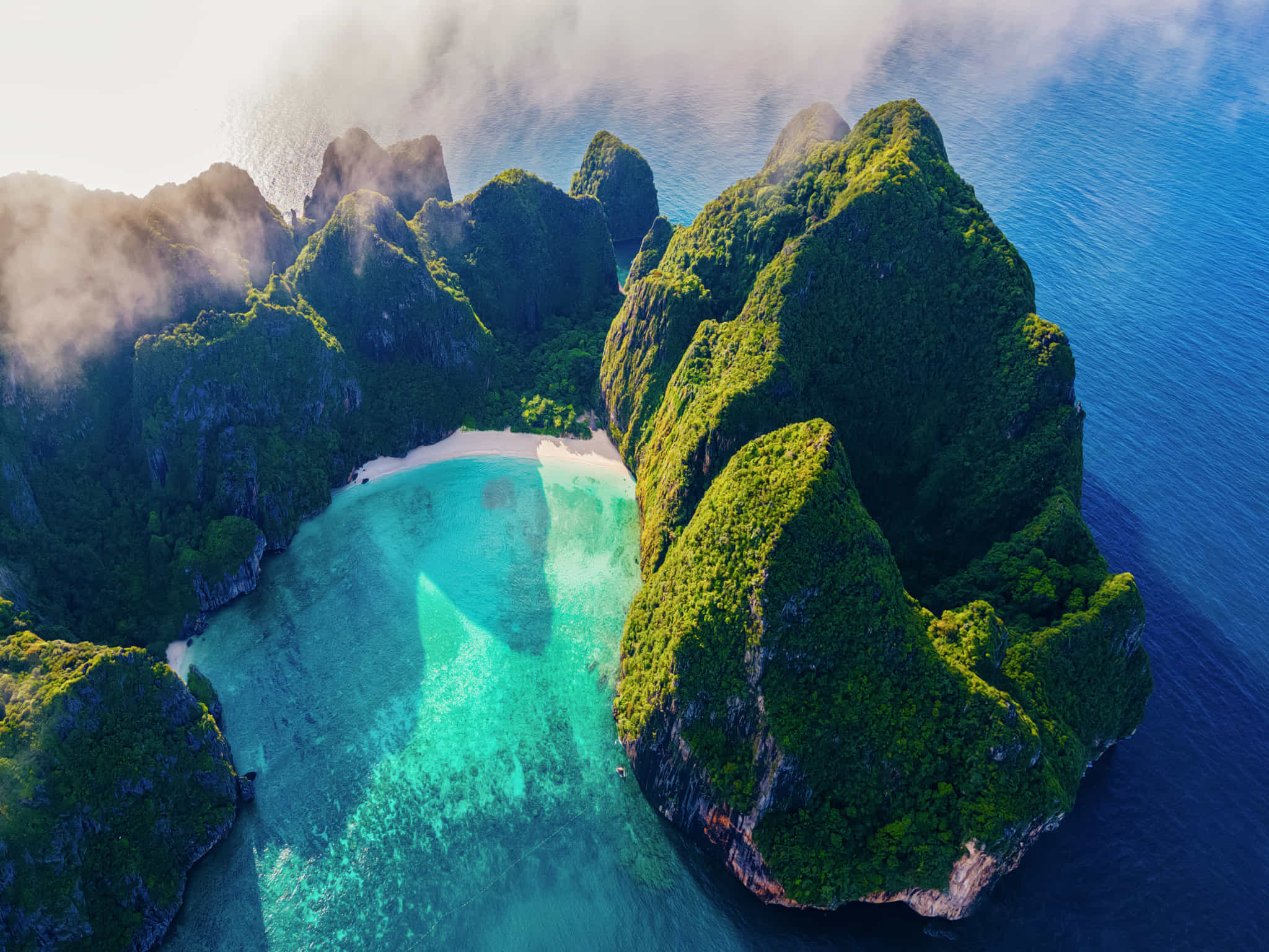 Maya Bay (Phi Phi Leh) - Viking Cave