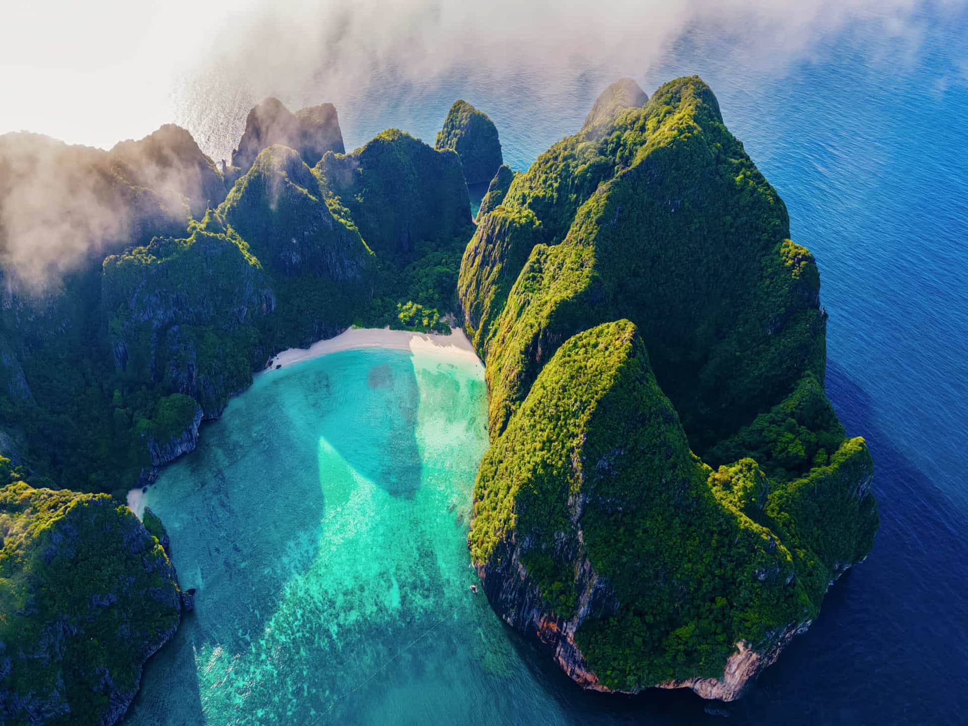 Maya Bay (Phi Phi Leh) - Viking Cave
