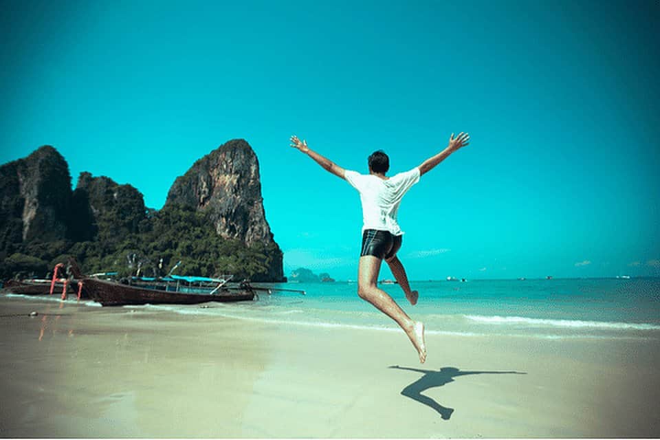 When to Book a Boat Charter in Phuket: Complete Weather and Seasonal Guide