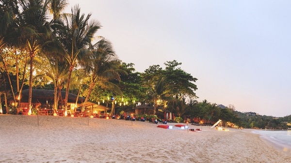 one of many beachbars in Phuket