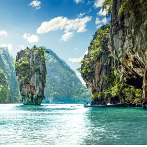 Scenic James Bond Island landscape with Ko Tapu visible in the foreground