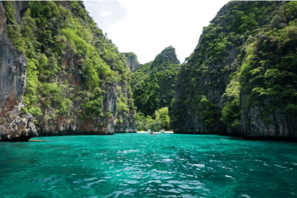 Pileh Lagoon Immerse yourself in Pileh Lagoon
